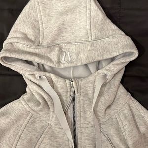 Lululemon sweatshirt